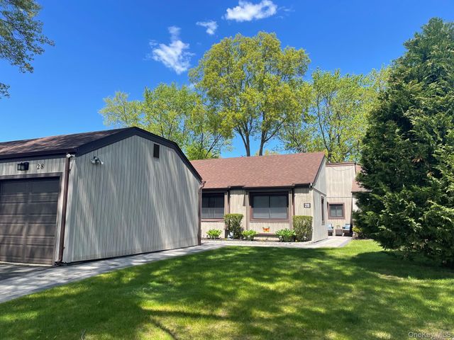 28 Strathmore Gate Drive, Stony Brook, NY 11790