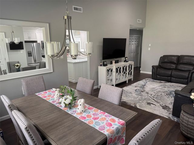 28 Strathmore Gate Drive, Stony Brook, NY 11790