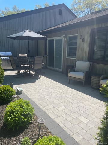 28 Strathmore Gate Drive, Stony Brook, NY 11790