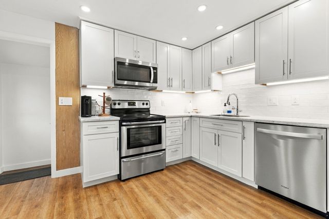 24 Ellington Rd, Tewksbury, MA 01876