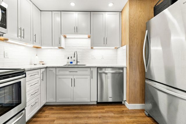 24 Ellington Rd, Tewksbury, MA 01876