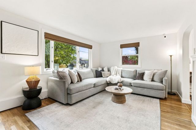 24 Ellington Rd, Tewksbury, MA 01876