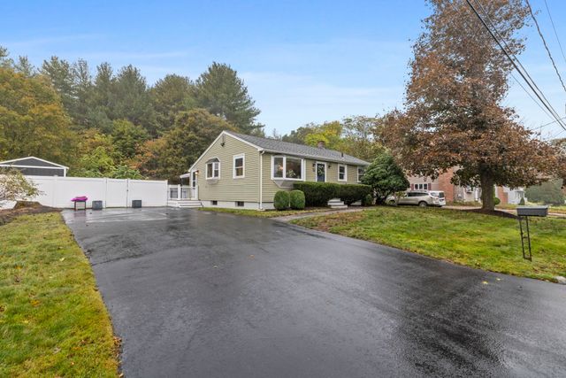 24 Ellington Rd, Tewksbury, MA 01876