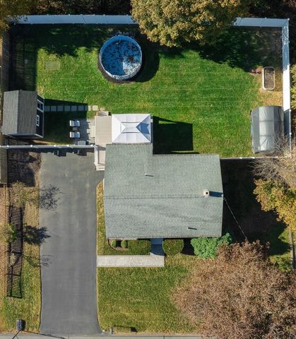 24 Ellington Rd, Tewksbury, MA 01876