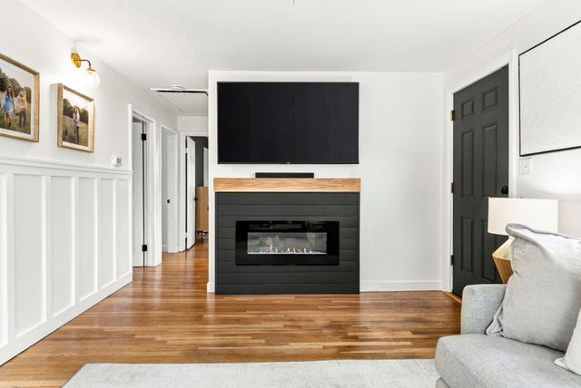 24 Ellington Rd, Tewksbury, MA 01876