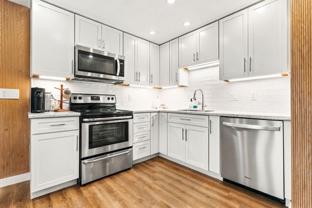 24 Ellington Rd, Tewksbury, MA 01876