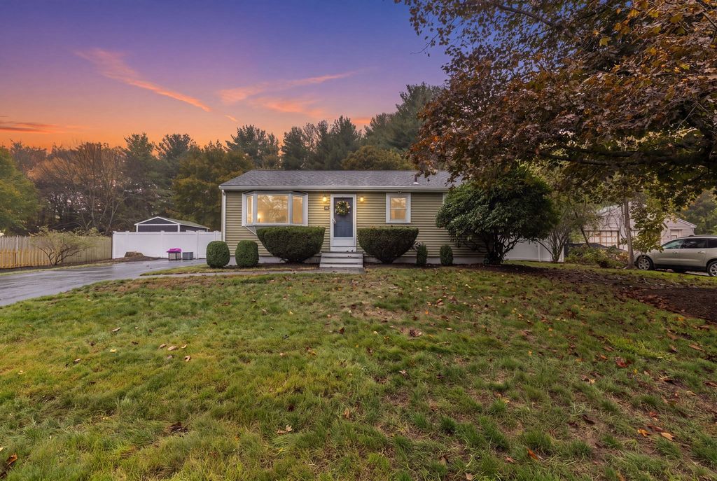 24 Ellington Rd, Tewksbury, MA 01876