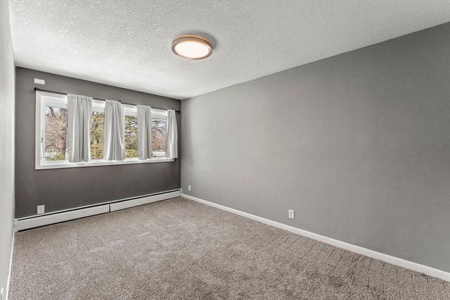 7008 35th Avenue N, Crystal, MN 55427