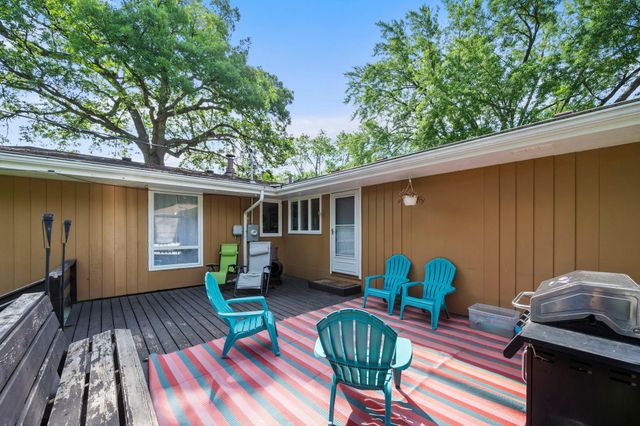7008 35th Avenue N, Crystal, MN 55427