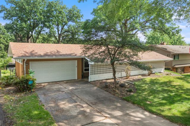7008 35th Avenue N, Crystal, MN 55427