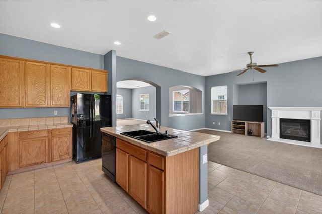 9341 Pascal Way, Elk Grove, CA 95624