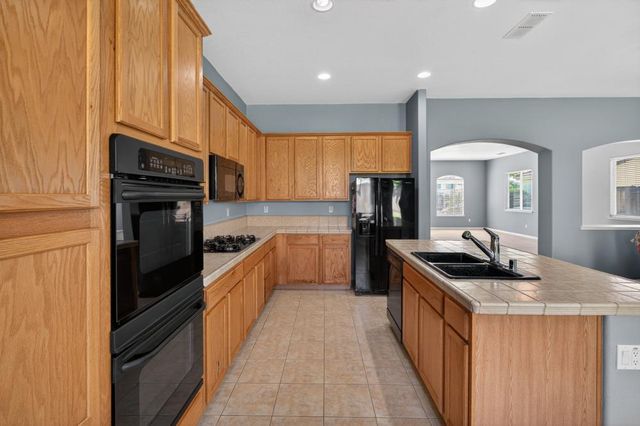 9341 Pascal Way, Elk Grove, CA 95624