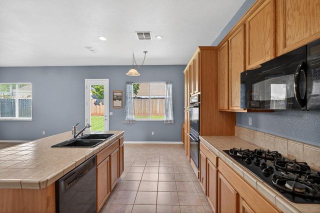 9341 Pascal Way, Elk Grove, CA 95624