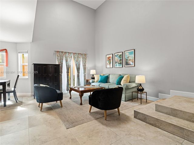 11282 SW 9th Ct, Pembroke Pines, FL 33025