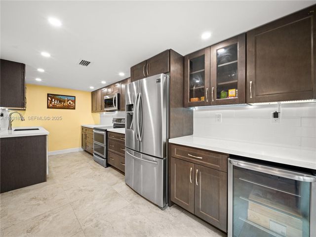 11282 SW 9th Ct, Pembroke Pines, FL 33025