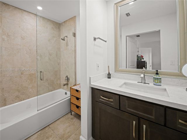 11282 SW 9th Ct, Pembroke Pines, FL 33025