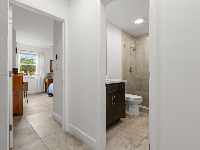 11282 SW 9th Ct, Pembroke Pines, FL 33025