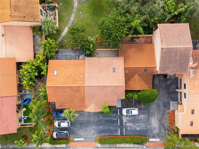 11282 SW 9th Ct, Pembroke Pines, FL 33025