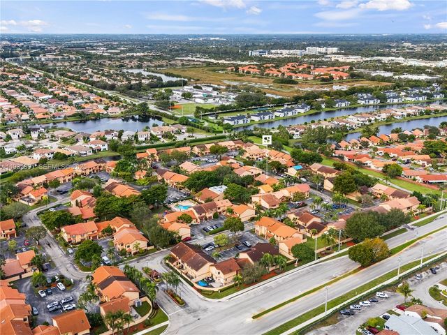 11282 SW 9th Ct, Pembroke Pines, FL 33025