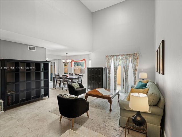 11282 SW 9th Ct, Pembroke Pines, FL 33025