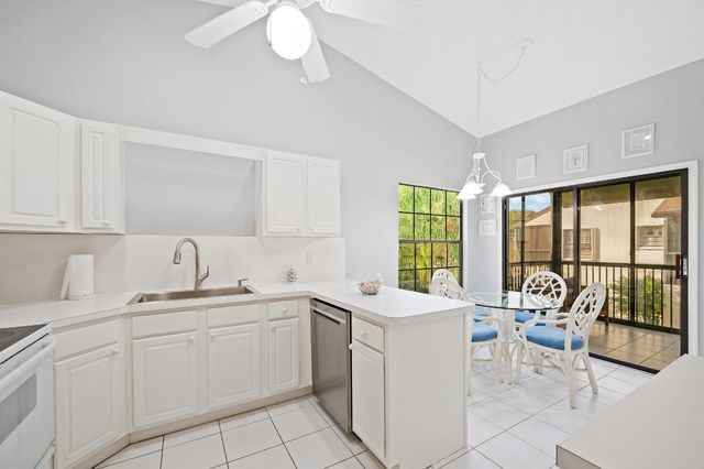 3258 Jog Park Drive, Greenacres, FL 33467