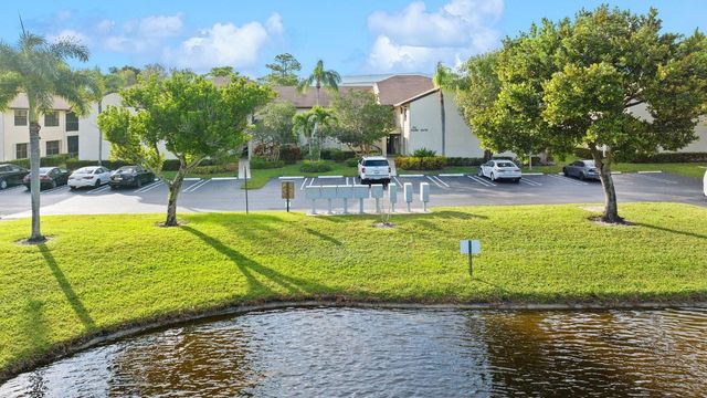 3258 Jog Park Drive, Greenacres, FL 33467