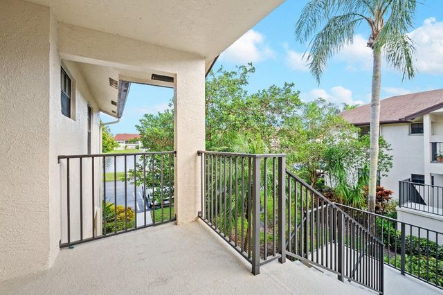 3258 Jog Park Drive, Greenacres, FL 33467