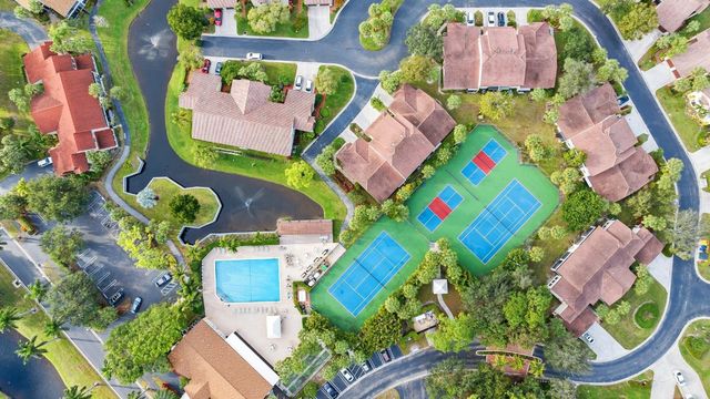 3258 Jog Park Drive, Greenacres, FL 33467