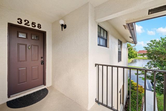 3258 Jog Park Drive, Greenacres, FL 33467