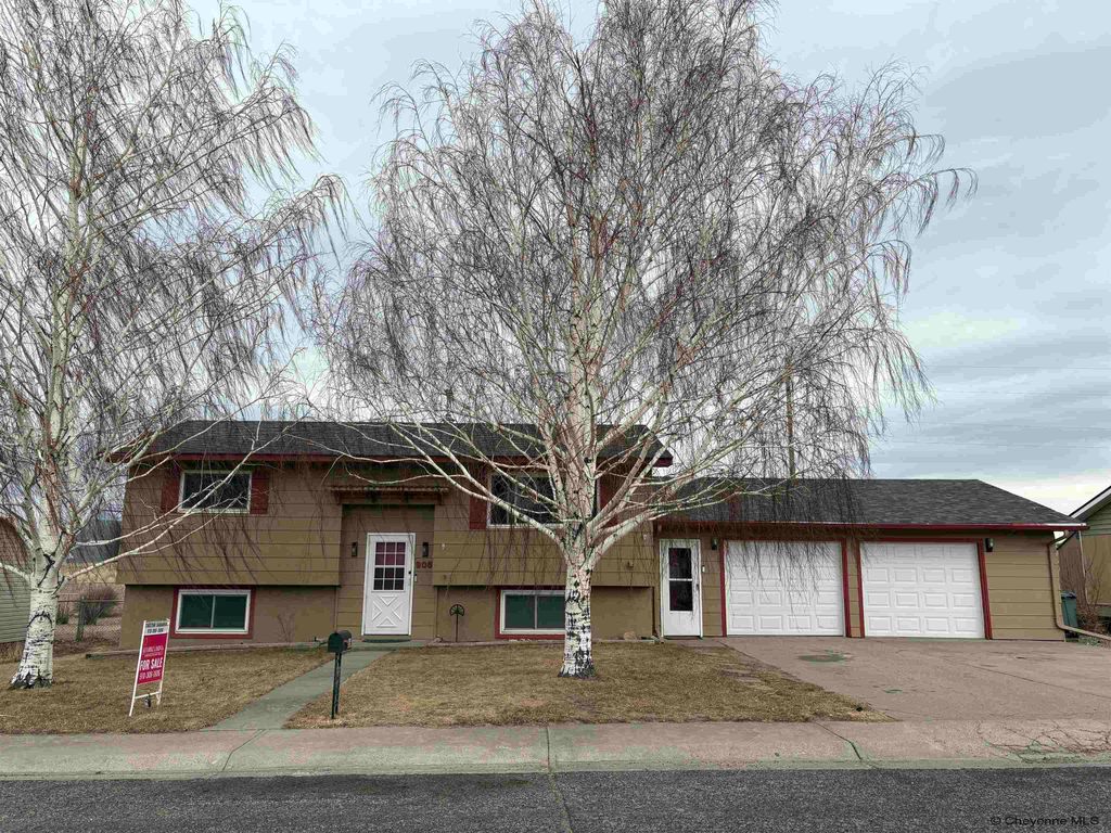 906 18TH ST, Wheatland, WY 82201