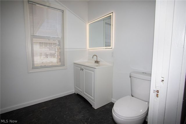 228 Center Street, Hubbard, OH 44425