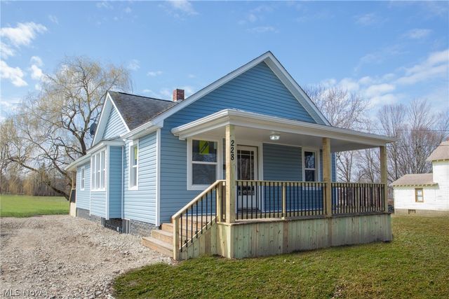 228 Center Street, Hubbard, OH 44425