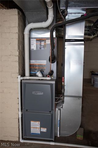 228 Center Street, Hubbard, OH 44425