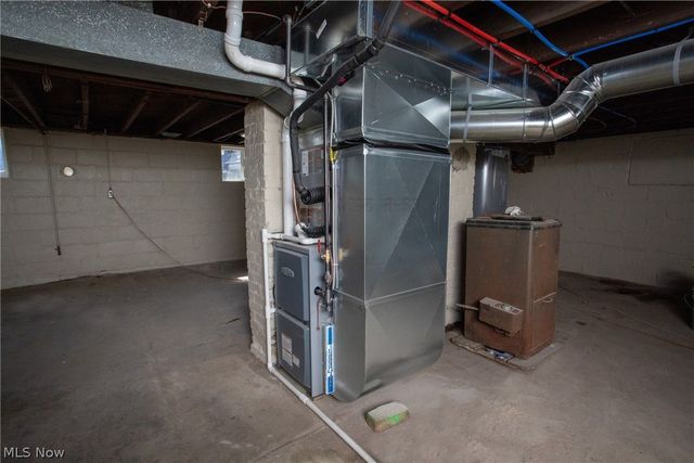 228 Center Street, Hubbard, OH 44425