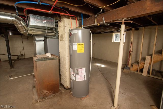 228 Center Street, Hubbard, OH 44425