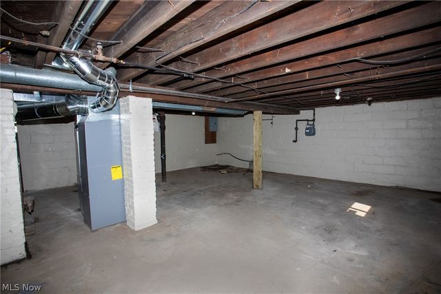 228 Center Street, Hubbard, OH 44425