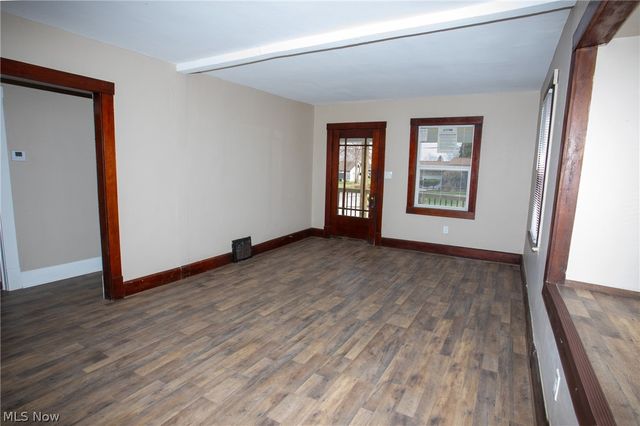 228 Center Street, Hubbard, OH 44425