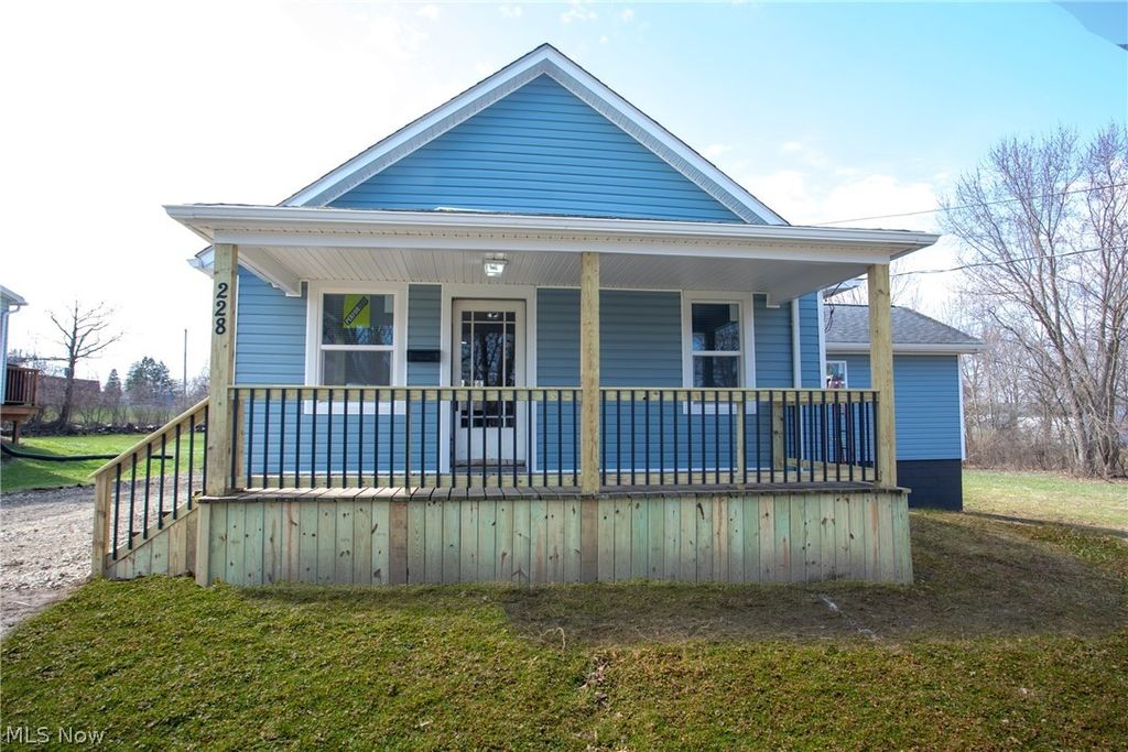 228 Center Street, Hubbard, OH 44425