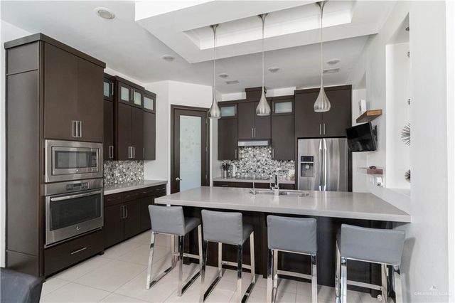 2707 El Jardin, Mission, TX 78572