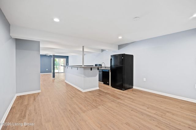 8810 Meadow Sweet Way, Louisville, KY 40228