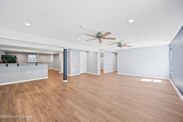8810 Meadow Sweet Way, Louisville, KY 40228