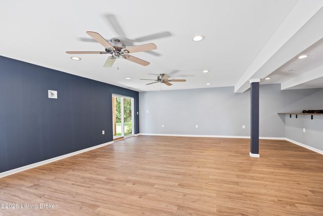 8810 Meadow Sweet Way, Louisville, KY 40228