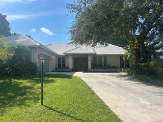 8309 SE Woodcrest Place, Hobe Sound, FL 33455