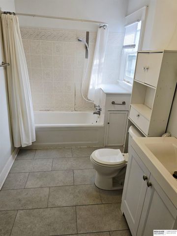 5111 Walker Avenue, Lincoln, NE 68504