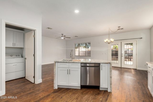 1492 E WESTCHESTER Drive, Chandler, AZ 85249