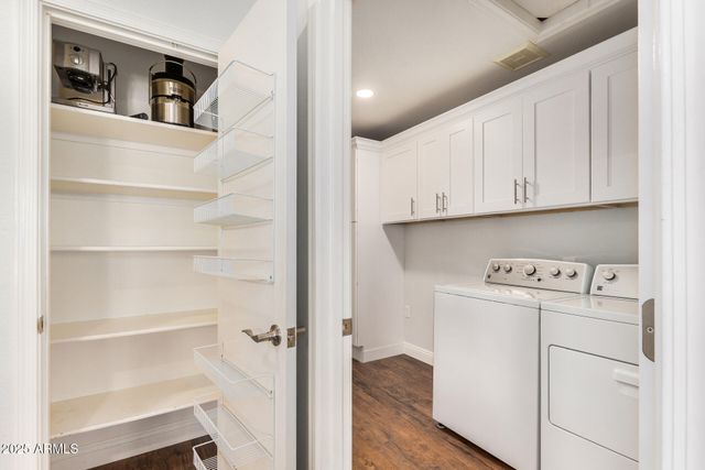 1492 E WESTCHESTER Drive, Chandler, AZ 85249