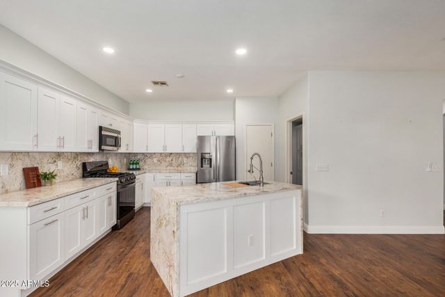 1492 E WESTCHESTER Drive, Chandler, AZ 85249