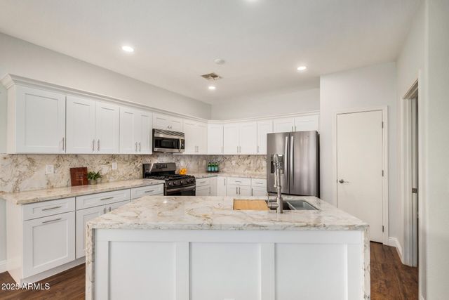 1492 E WESTCHESTER Drive, Chandler, AZ 85249