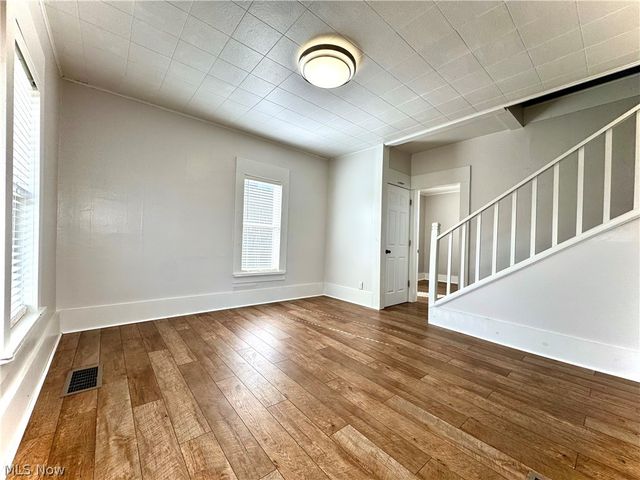 124 2nd Avenue NW, Beach City, OH 44608