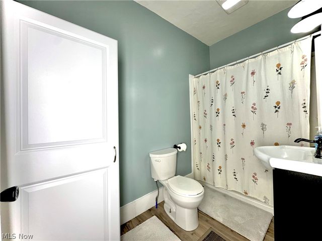 124 2nd Avenue NW, Beach City, OH 44608